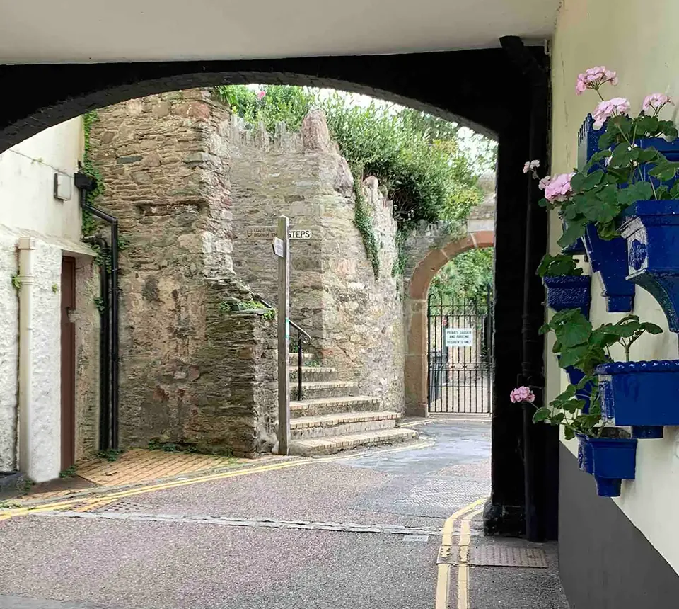 Kingswear archway to Ferrystone entrance
